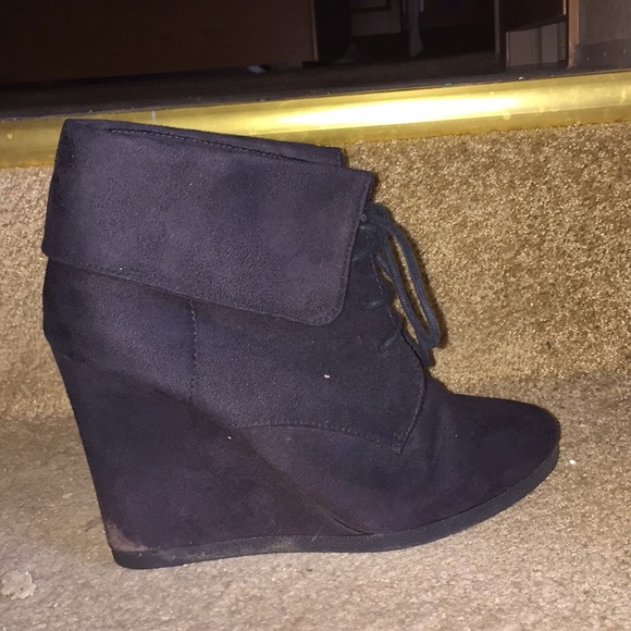 Little Black Wedge Booties Size 9 1/2 - Picture 2 of 7